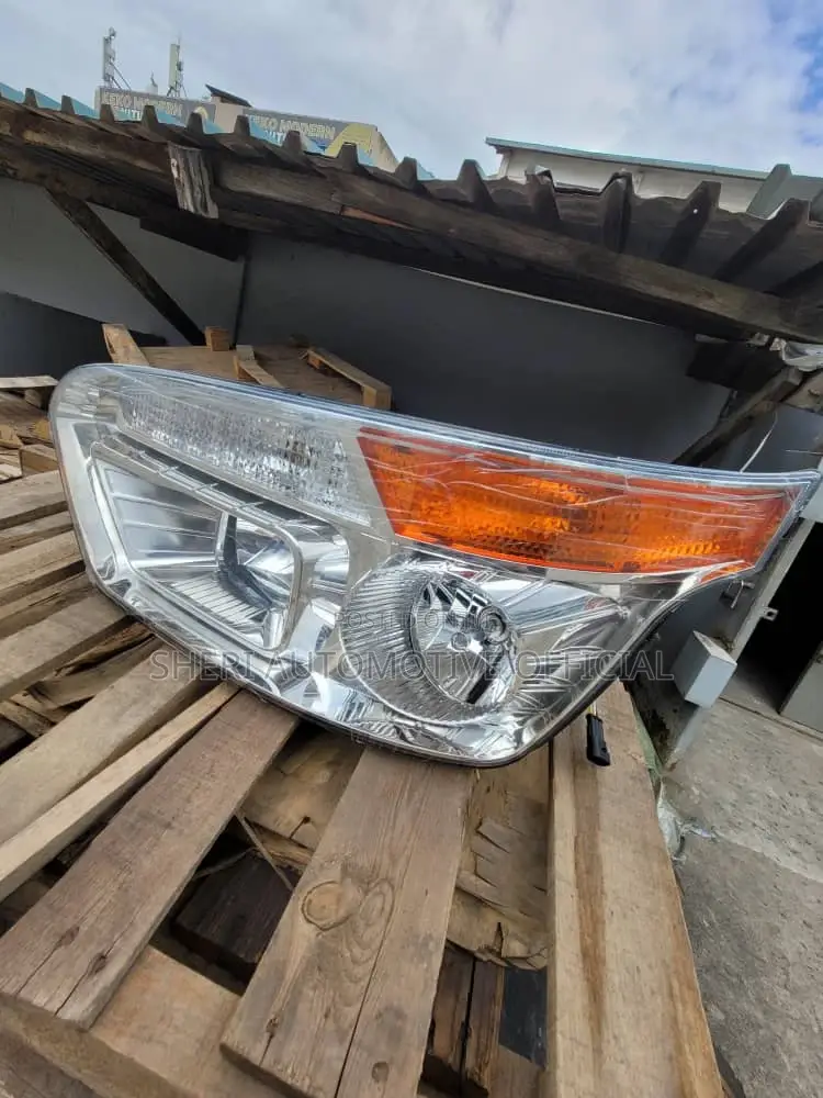 Kinglong Xmq6129 Headlight 1set