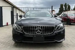Mercedes-Benz E200 2016 Black