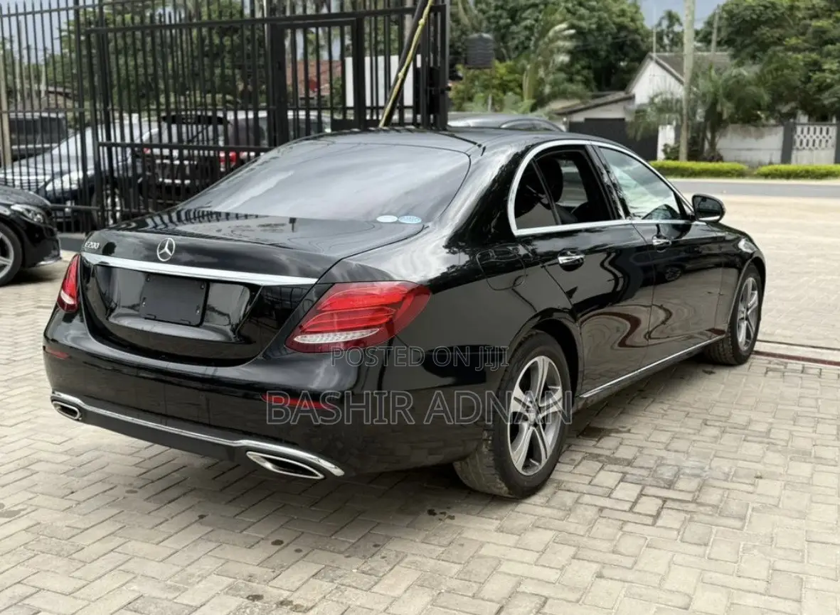 Mercedes-Benz E200 2016 Black