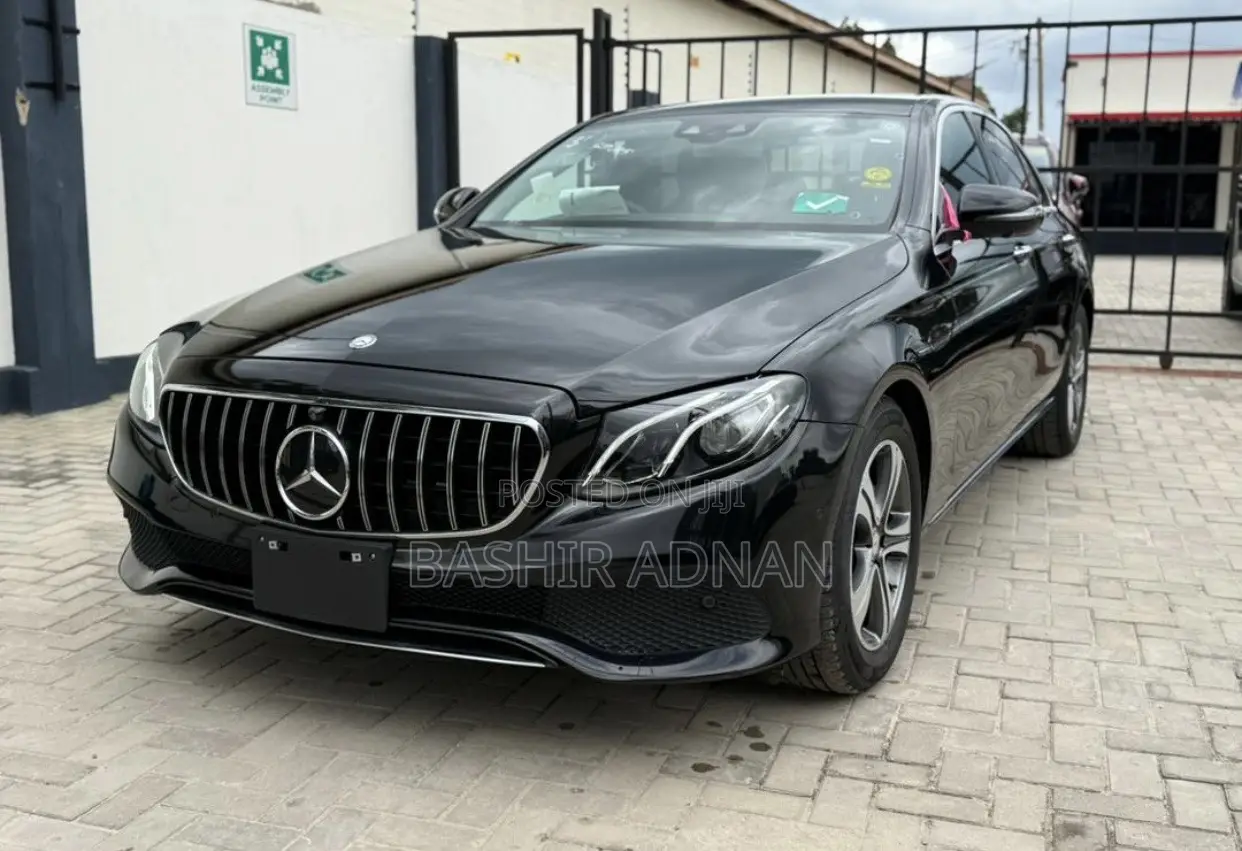 Mercedes-Benz E200 2016 Black