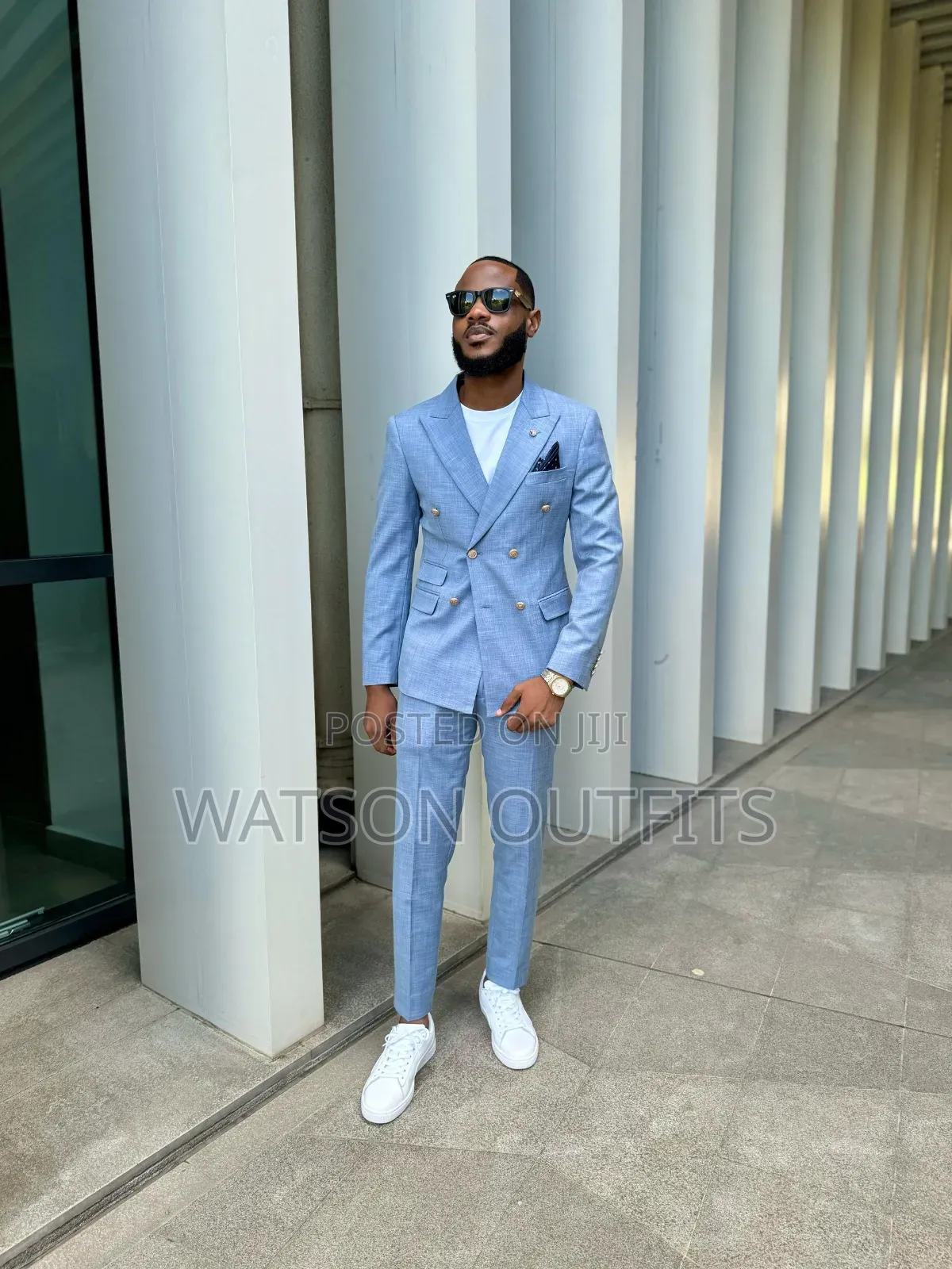 Men's Six Golden Buttons Suits for Classic Outings