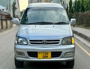 Toyota Noah 2003 Silver