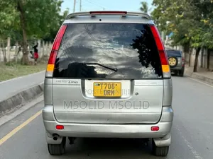 Toyota Noah 2003 Silver