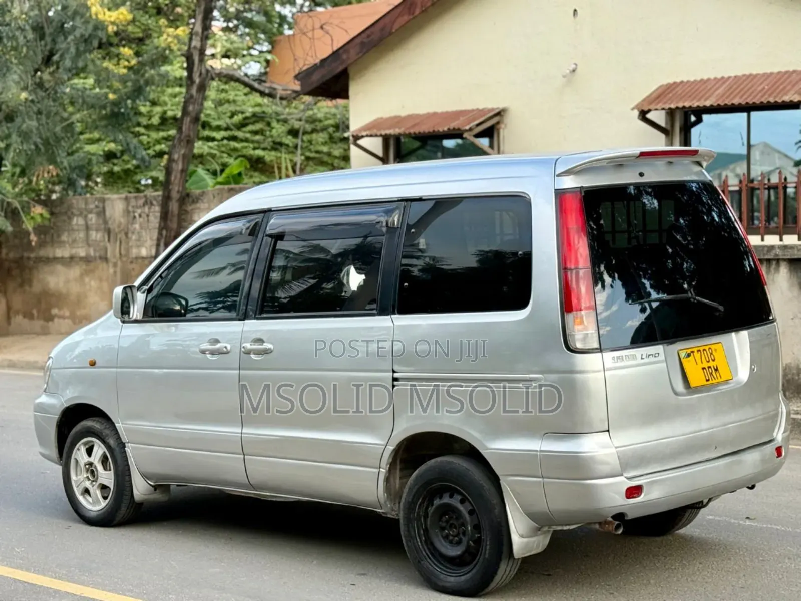 Toyota Noah 2003 Silver