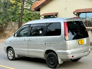 Toyota Noah 2003 Silver
