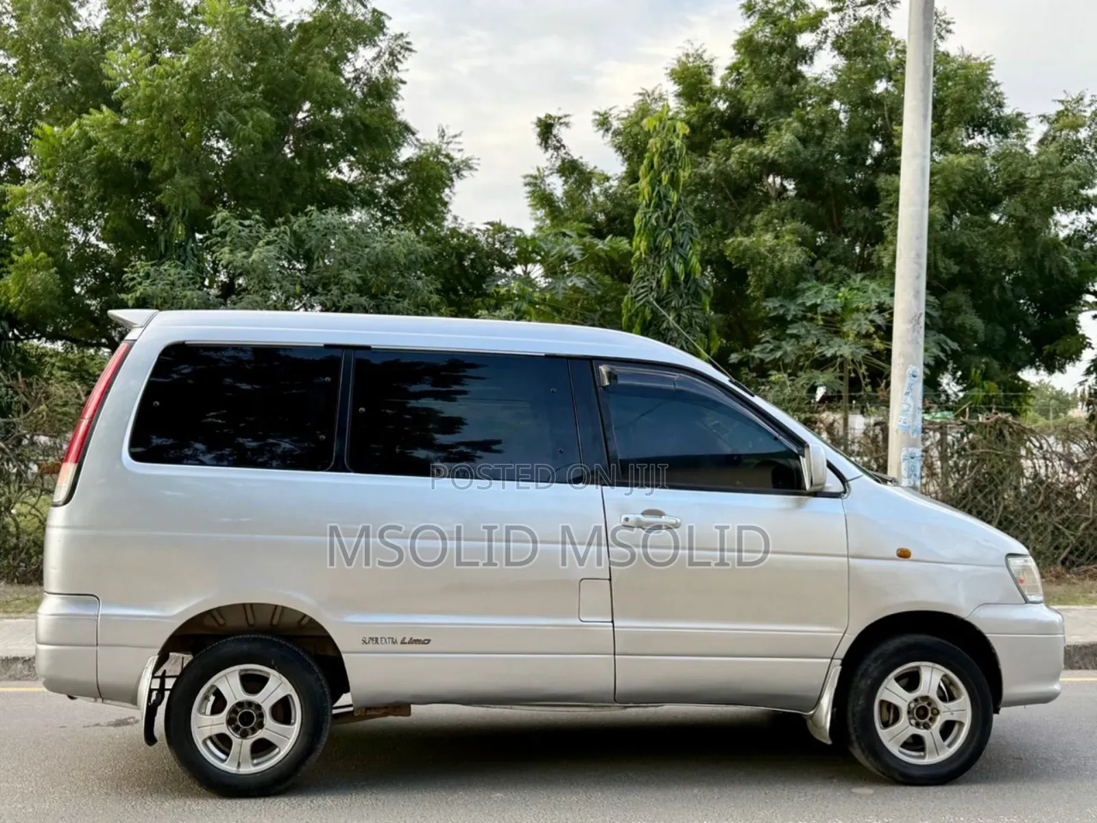Toyota Noah 2003 Silver