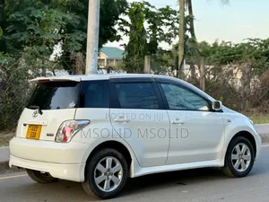 Toyota IST 2004 White
