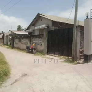 3bdrm House in Kijitonyama for sale