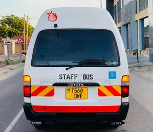 Toyota HiAce 2004 White