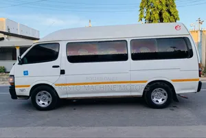 Toyota HiAce 2004 White