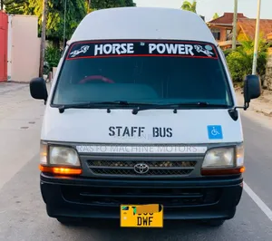 Toyota HiAce 2004 White