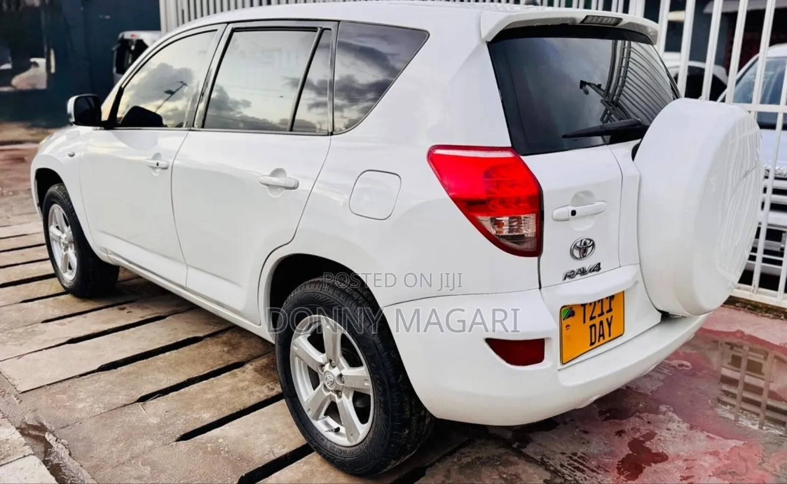 Toyota RAV4 2008 White