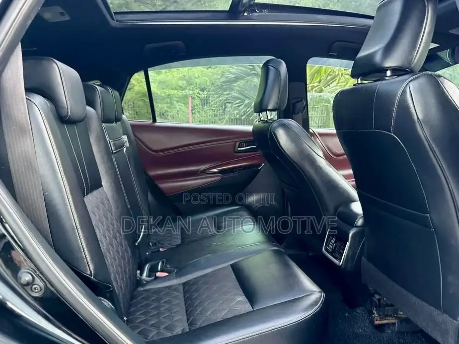 Toyota Harrier 2.4 2013 Black