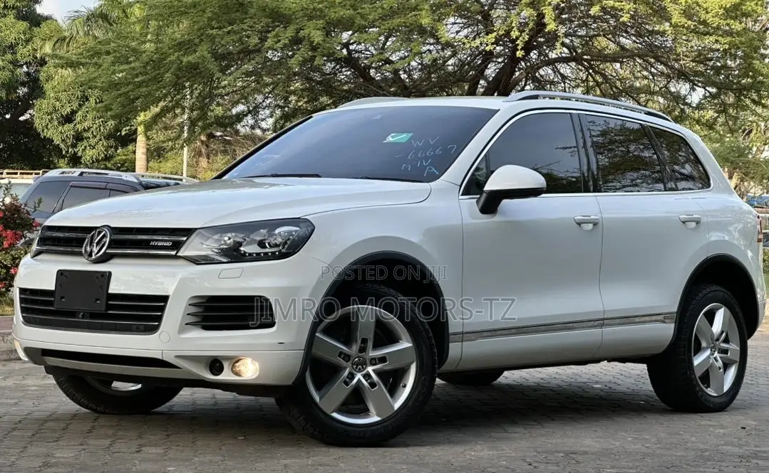 Volkswagen Touareg 2013 White