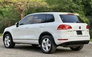 Volkswagen Touareg 2013 White