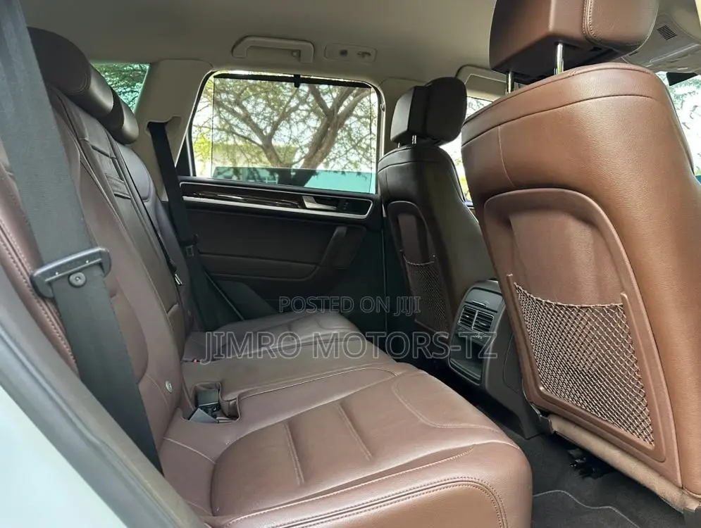 Volkswagen Touareg 2013 White