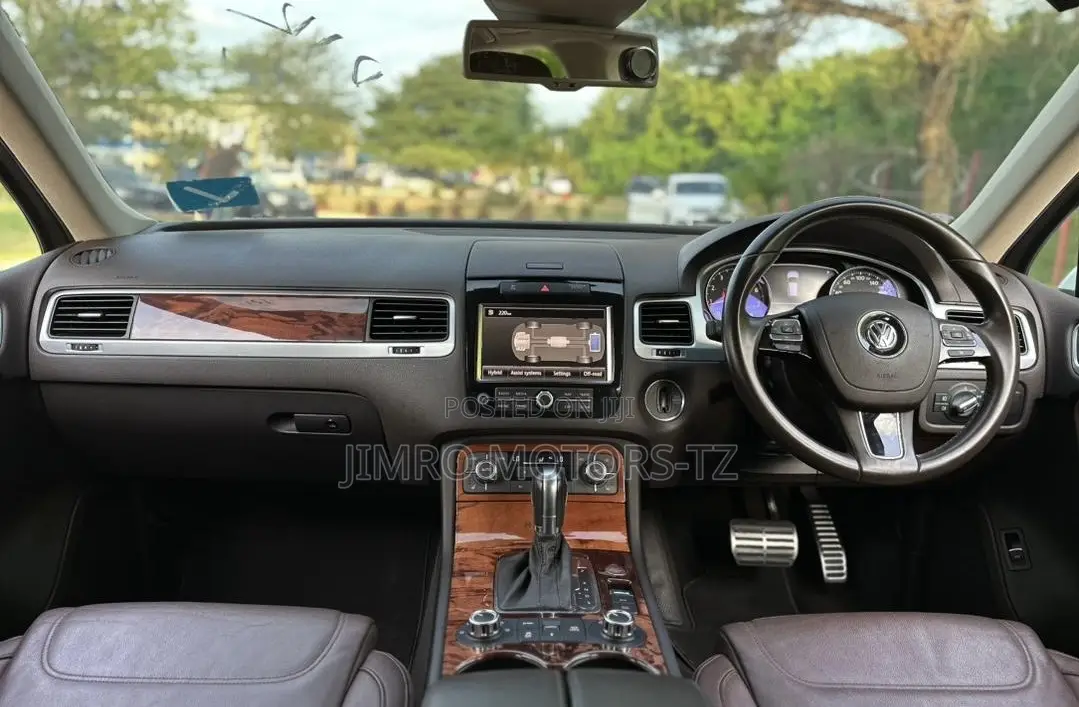 Volkswagen Touareg 2013 White