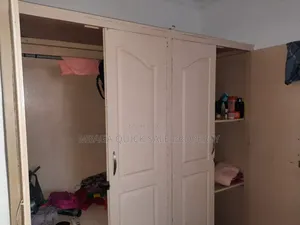 11bdrm House in Ada Estate for rent