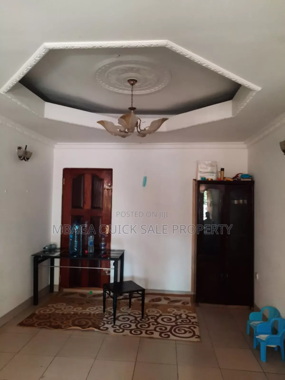 11bdrm House in Ada Estate for rent