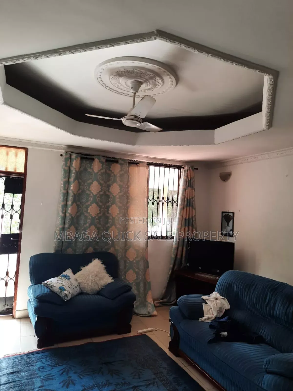 11bdrm House in Ada Estate for rent