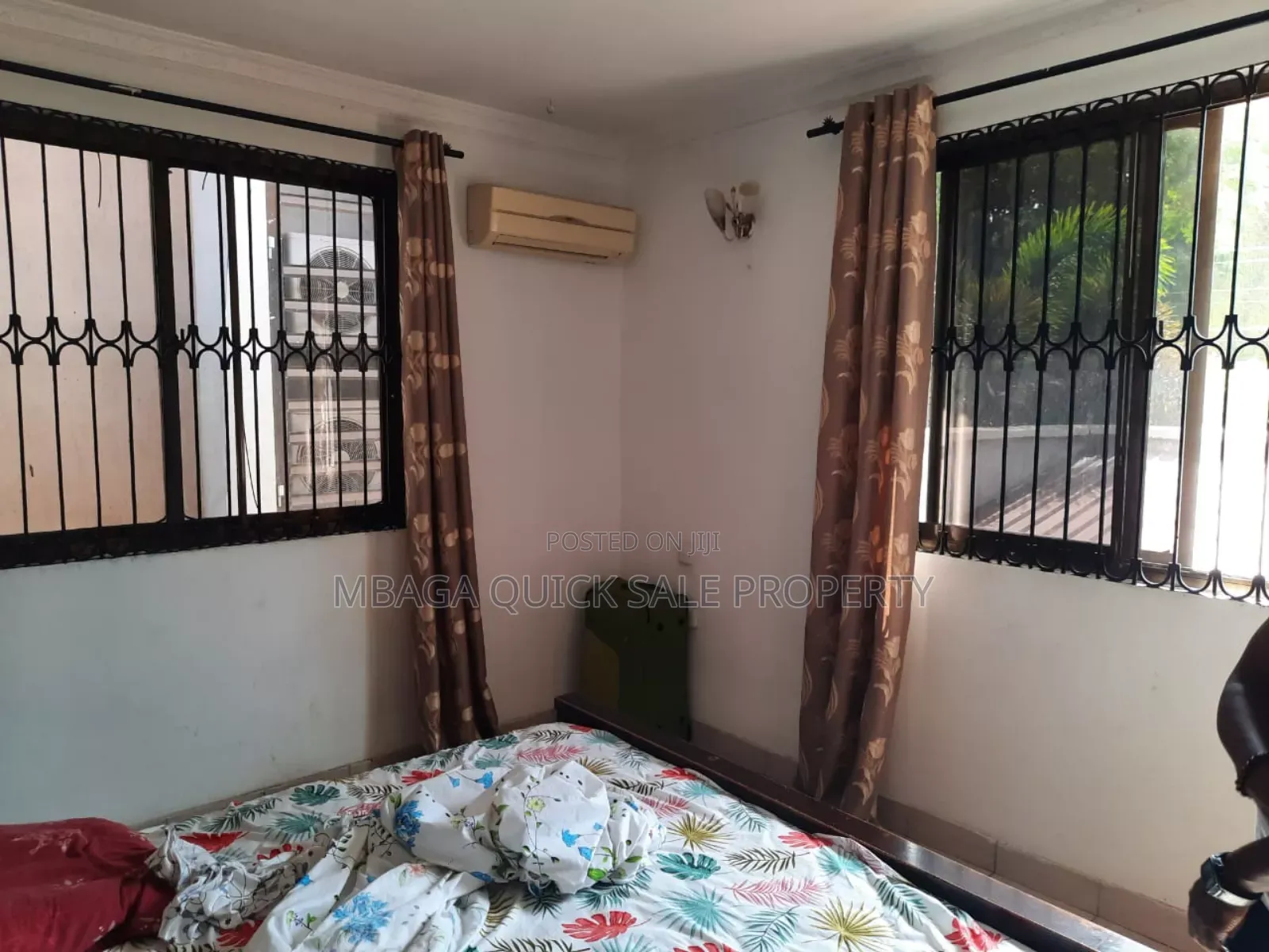 11bdrm House in Ada Estate for rent