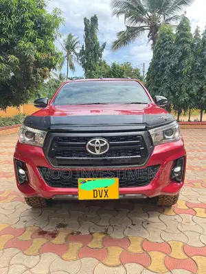 Toyota Hilux 2018 Red
