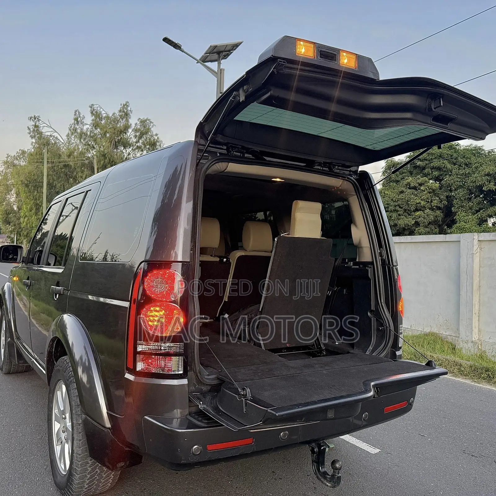 Land Rover Discovery 2009 Gray