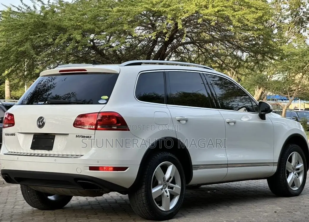 Volkswagen Touareg 2013 White