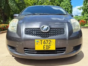 Toyota Vitz 2009 Gray