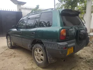 Toyota RAV4 2005 Green