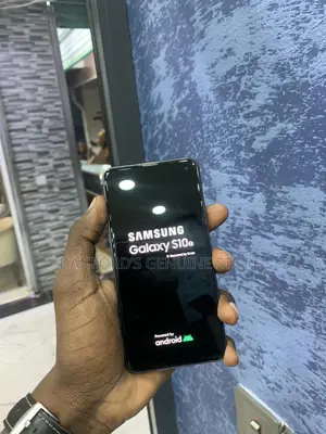Samsung Galaxy S10e 128 GB Black