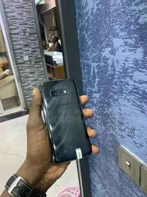 Samsung Galaxy S10e 128 GB Black