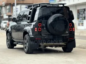 Land Rover Defender X-Dynamic SE 2023 Gray