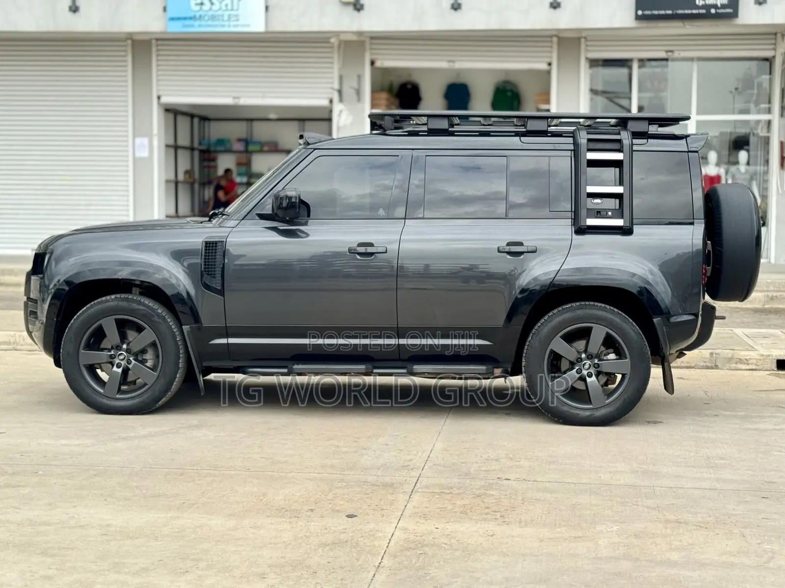 Land Rover Defender X-Dynamic SE 2023 Gray