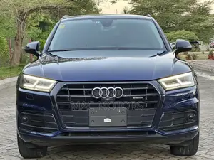 Audi Q5 2.0T Premium AWD quattro 2019 Blue