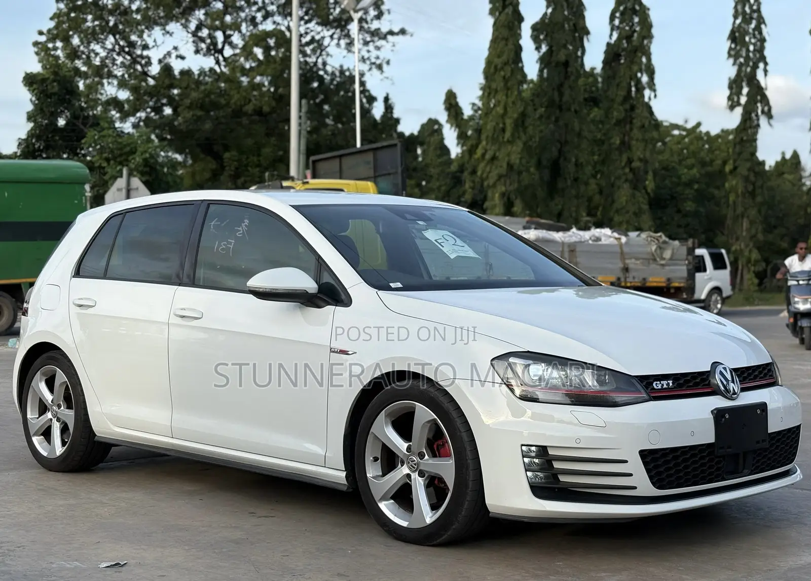 Volkswagen Golf 2014 White
