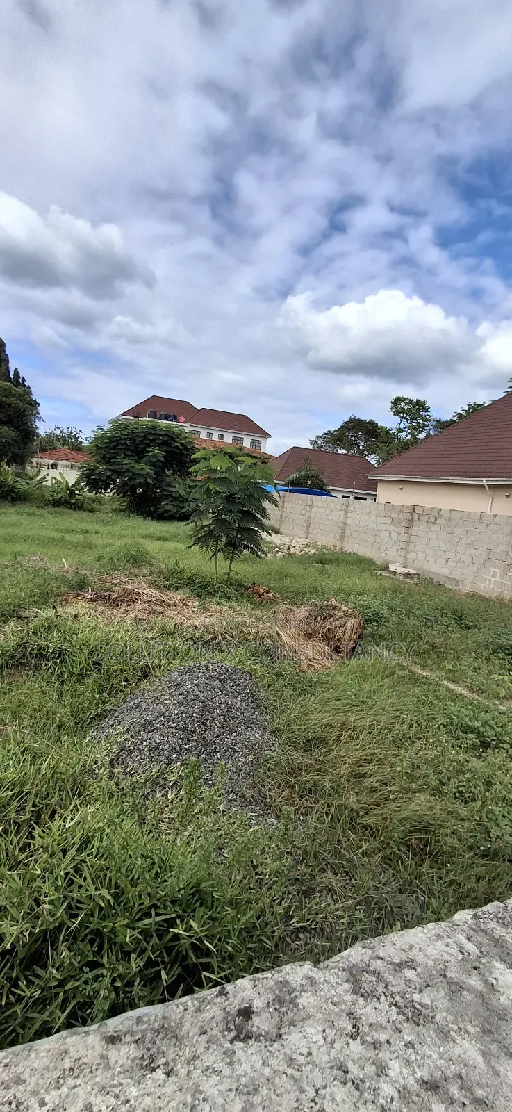 Plot for Sale at Oysterbay