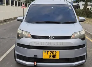 Toyota Porte 2015 Blue