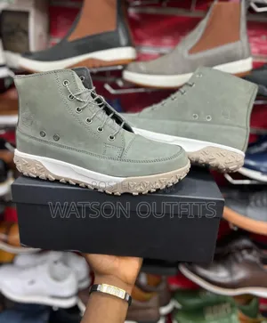Men's Classic High Timberlands Shoes or Boots
