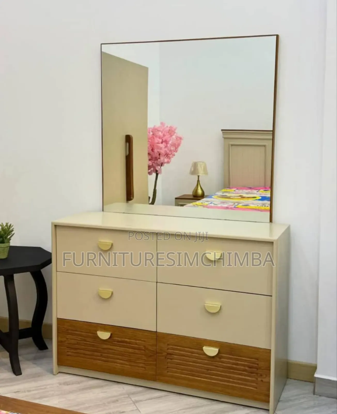 Consoltable Quality And Classic