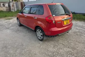 Mazda Verisa 2010 Orange