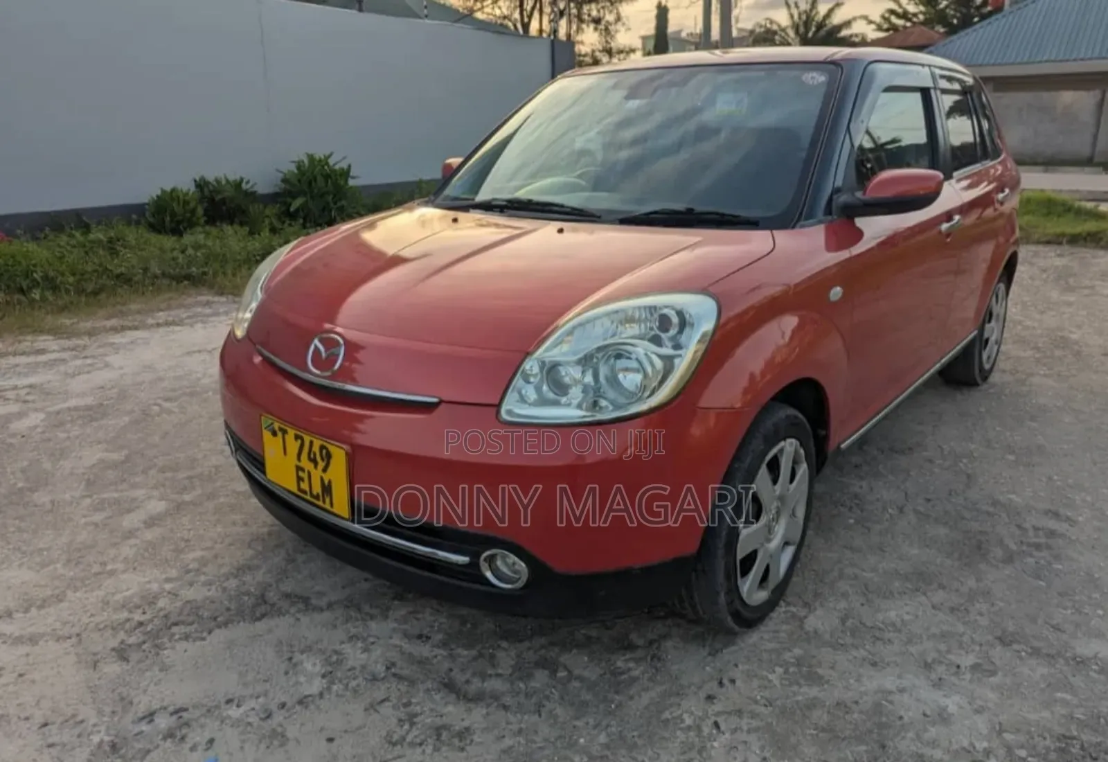 Mazda Verisa 2010 Orange