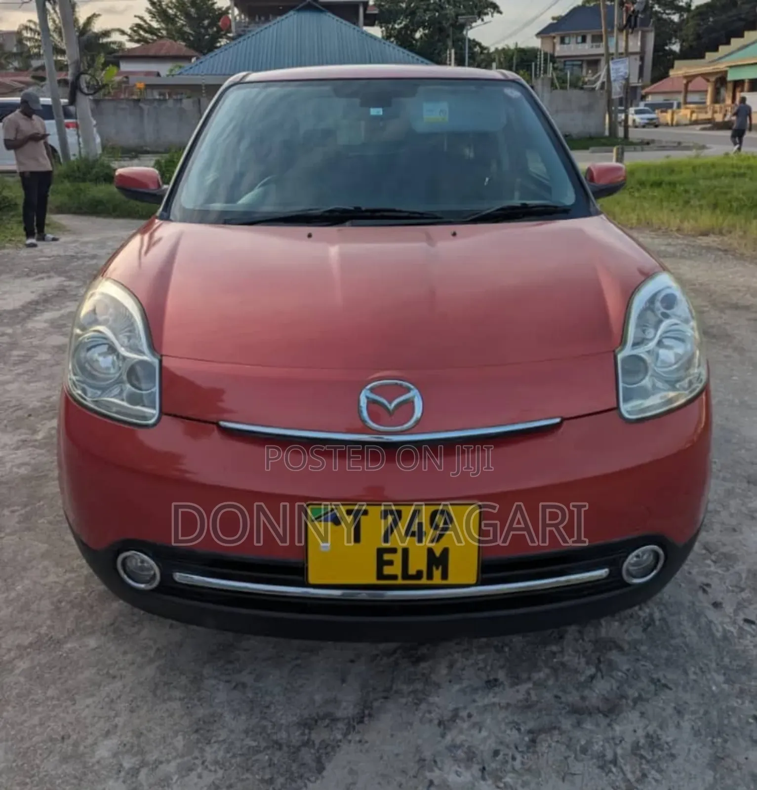 Mazda Verisa 2010 Orange