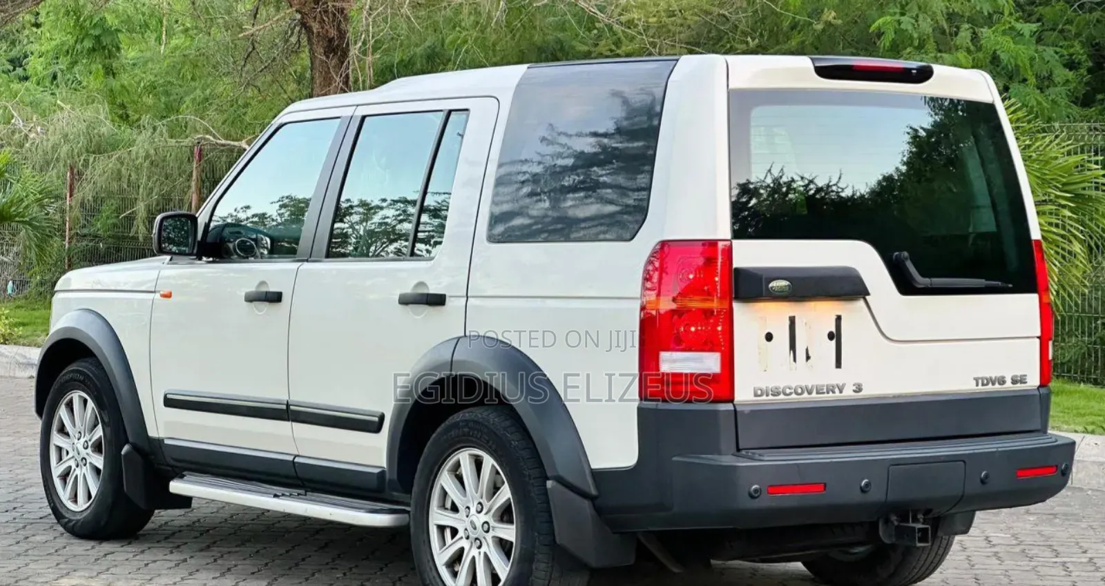 Land Rover Discovery 2009 White