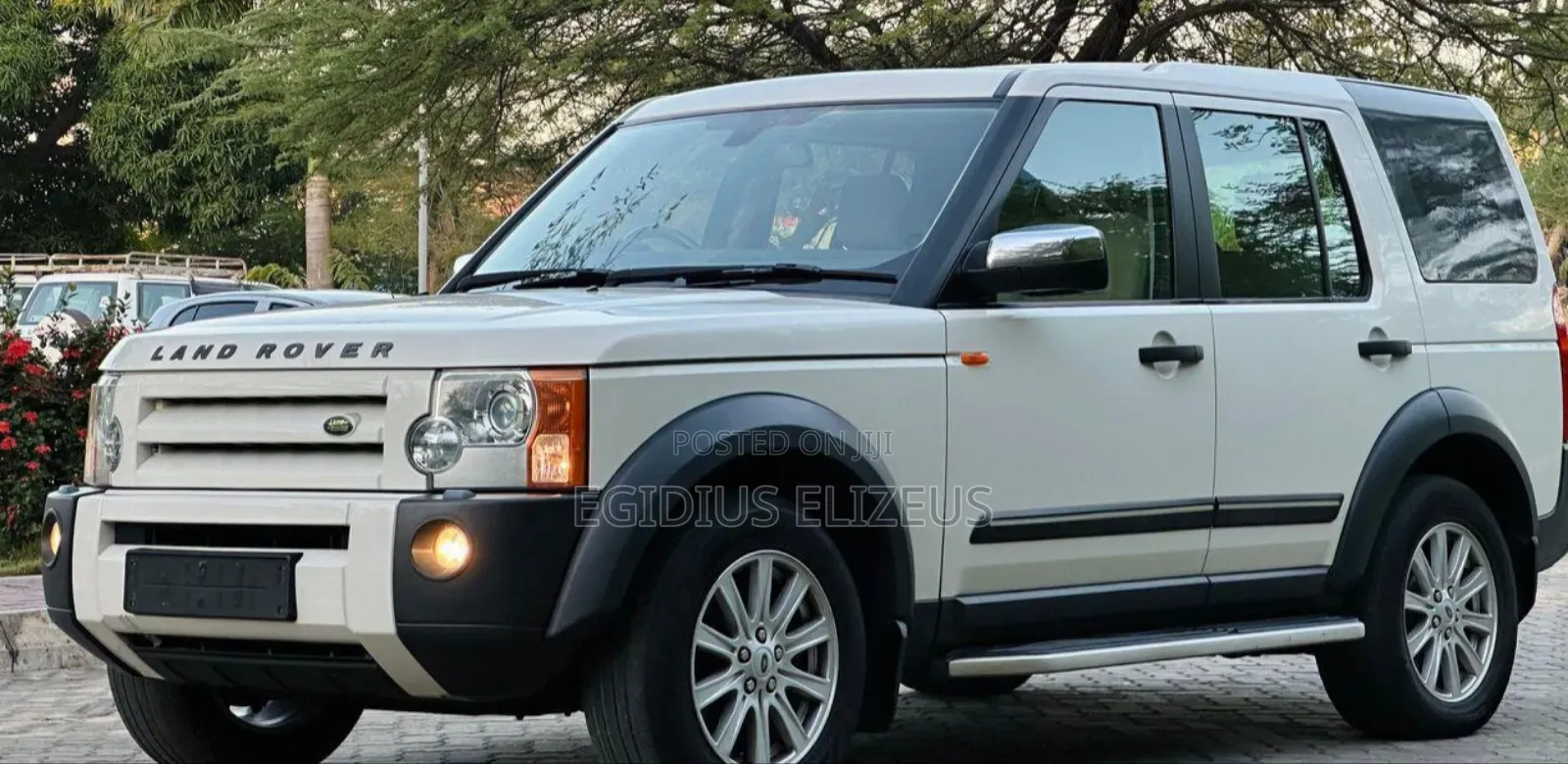 Land Rover Discovery 2009 White