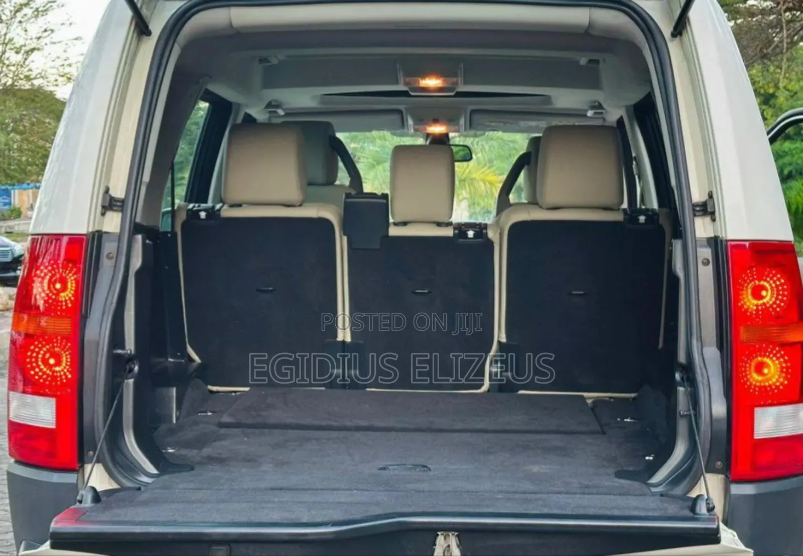 Land Rover Discovery 2009 White
