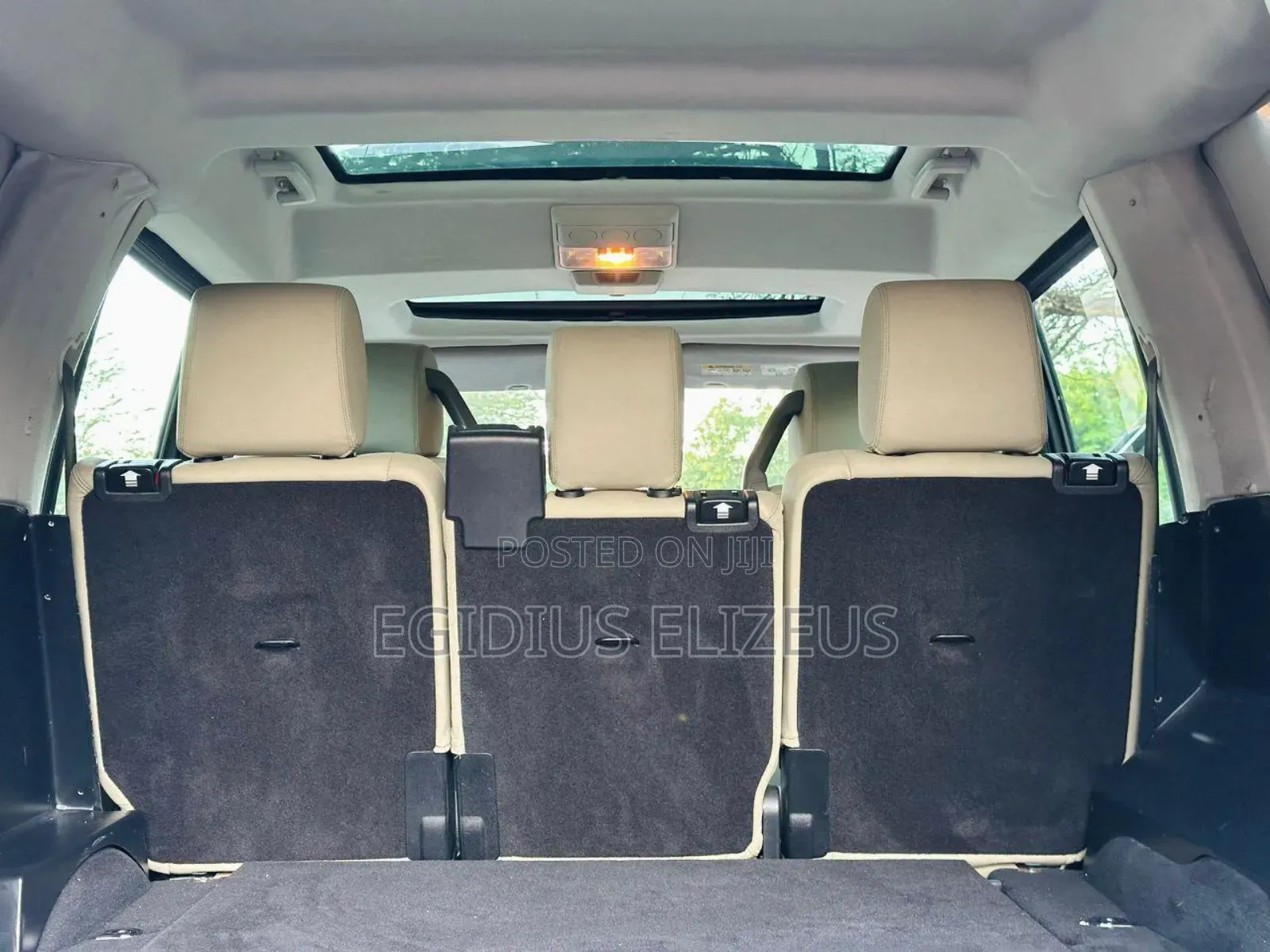 Land Rover Discovery 2009 White