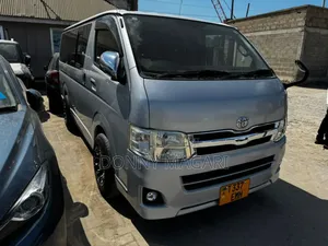 Toyota HiAce 2010 Silver