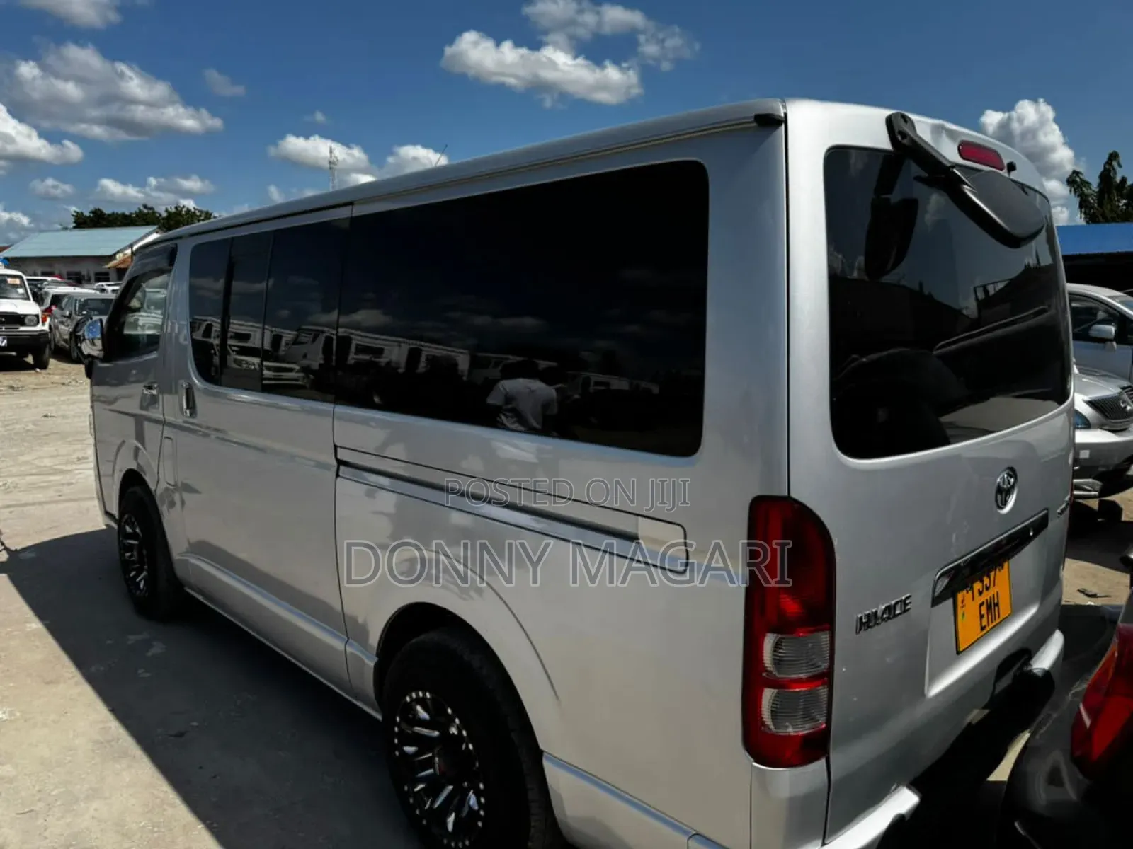 Toyota HiAce 2010 Silver