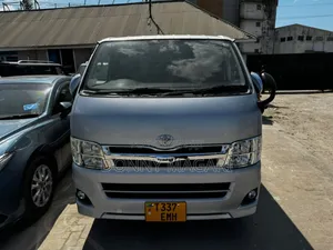 Toyota HiAce 2010 Silver